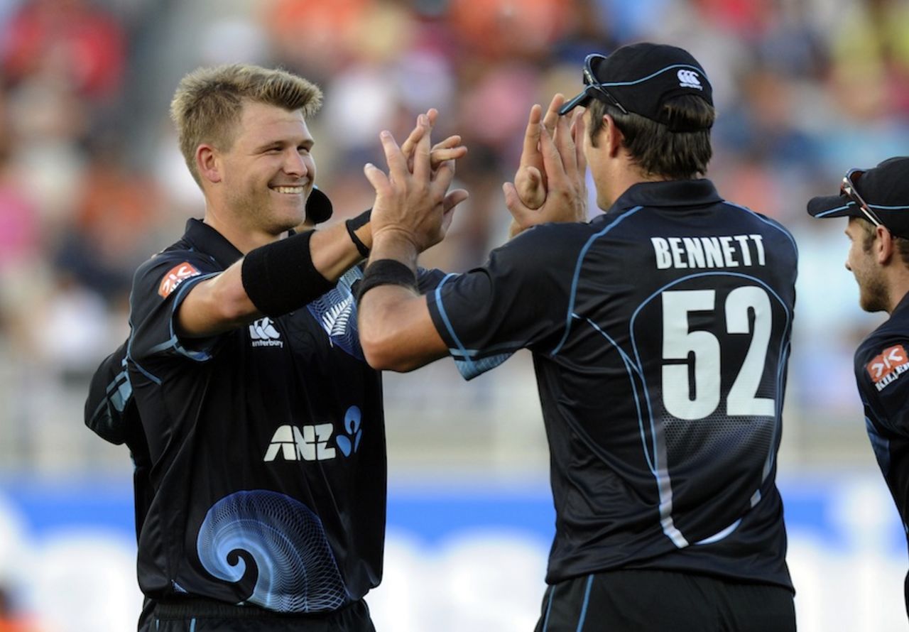 Corey Anderson dismissed India's openers, New Zealand v India, 3rd ODI, Auckland, January 25, 2014