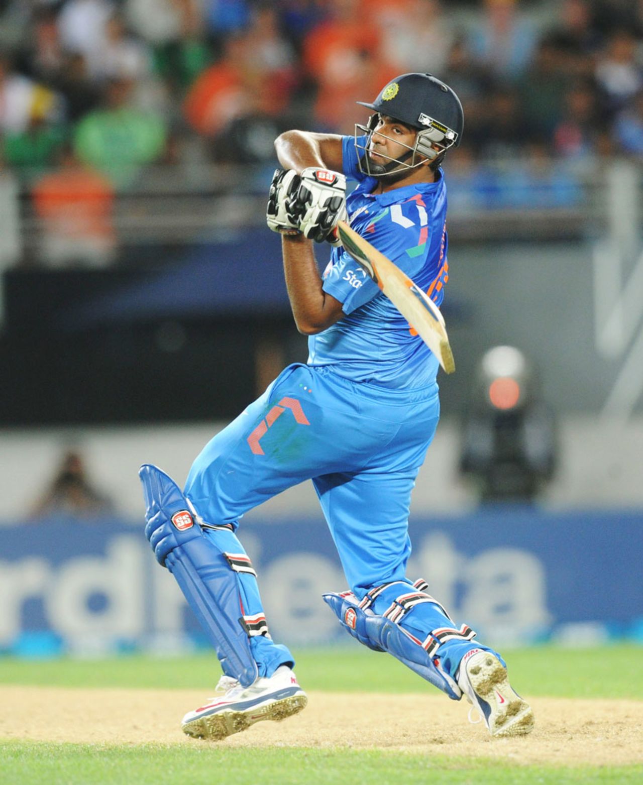 R Ashwin completes a pull shot, New Zealand v India, 3rd ODI, Auckland, January 25, 2014