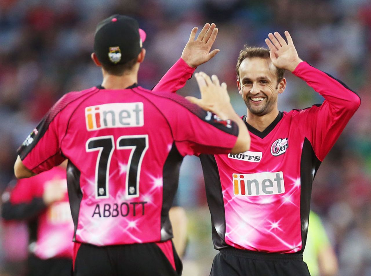 Nathan Lyon claimed three wickets, Sydney Thunder v Sydney Sixers, Big Bash League, Sydney, January 25, 2013