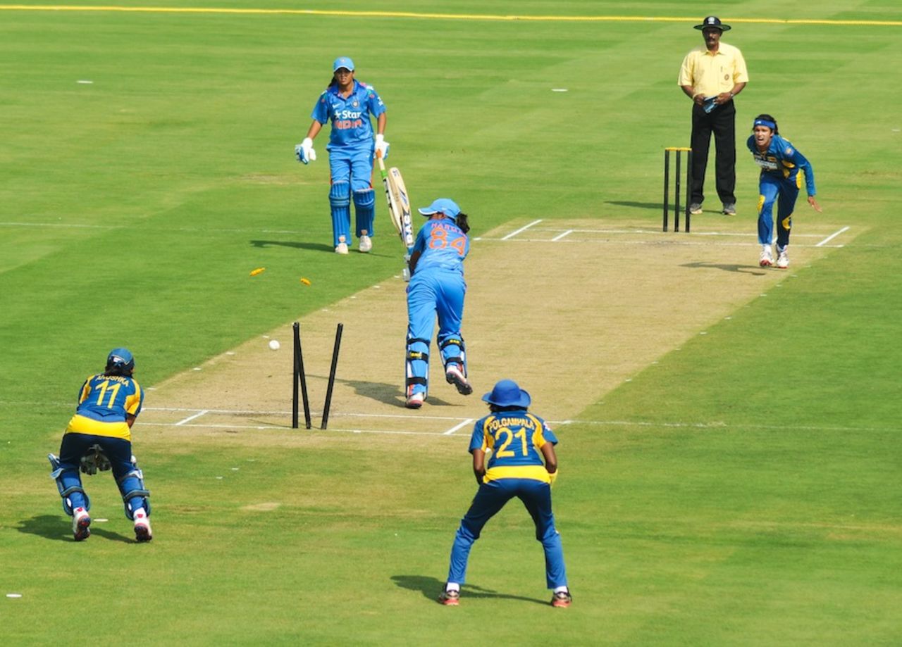 Harmanpreet Kaur was cleaned up by Sripali Weerakkody, India v Sri Lanka, 2nd women's T20, Vizianagaram, January 26, 2014