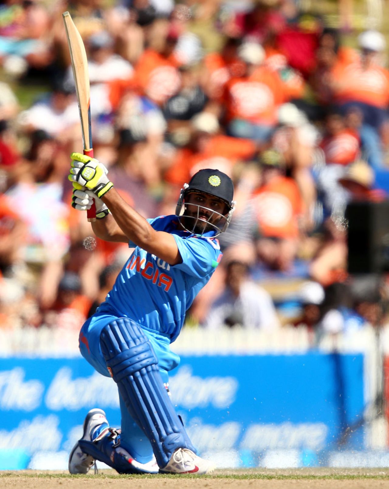 Ravindra Jadeja launches an attack, New Zealand v India, 4th ODI, Hamilton, January 28, 2014
