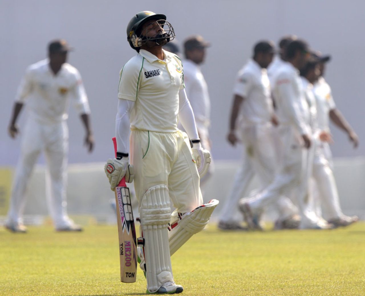 Mushfiqur Rahim looks to the heavens after being given out, Bangladesh v Sri Lanka, 1st Test, Mirpur, 4th day, January 30, 2014