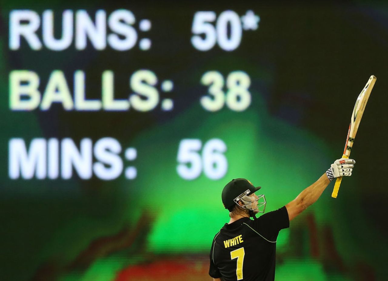 Cameron White takes the applause for his fifty, Australia v England, 2nd T20, Melbourne, January 31, 2014