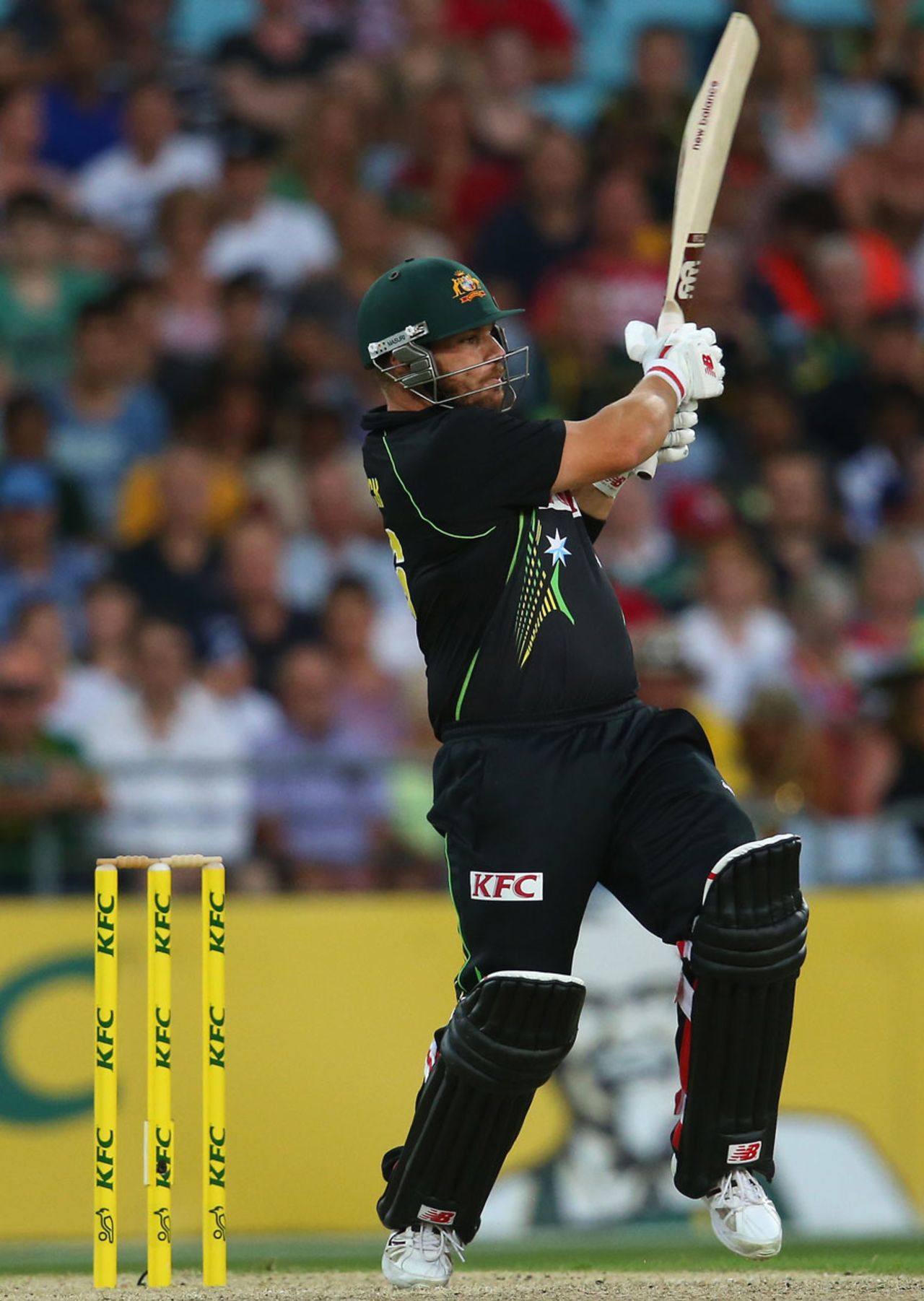 Aaron Finch struck some early blows, Australia v England, 2nd T20, Sydney, February, 2, 2014