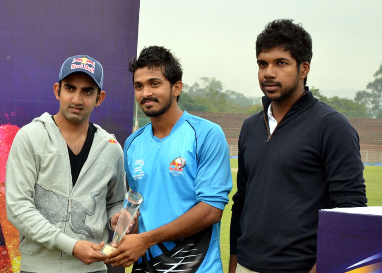 Rao Manish receives the Man-of-the-Match award from Gautam Gambhir and Varun Aaron, D.A.V College v Rizvi Mumbai, Red Bull Campus Cricket National Final, 1st semi-final, Chandigarh