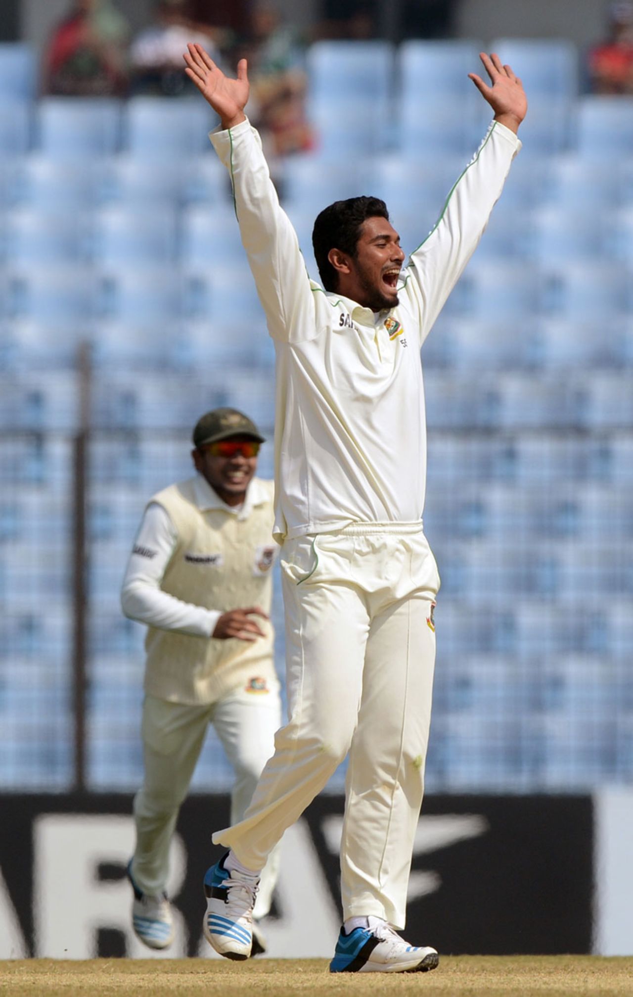 Mahmudullah exults after a wicket, Bangladesh v Sri Lanka, 2nd Test, Chittagong, 4th day, February 7, 2014