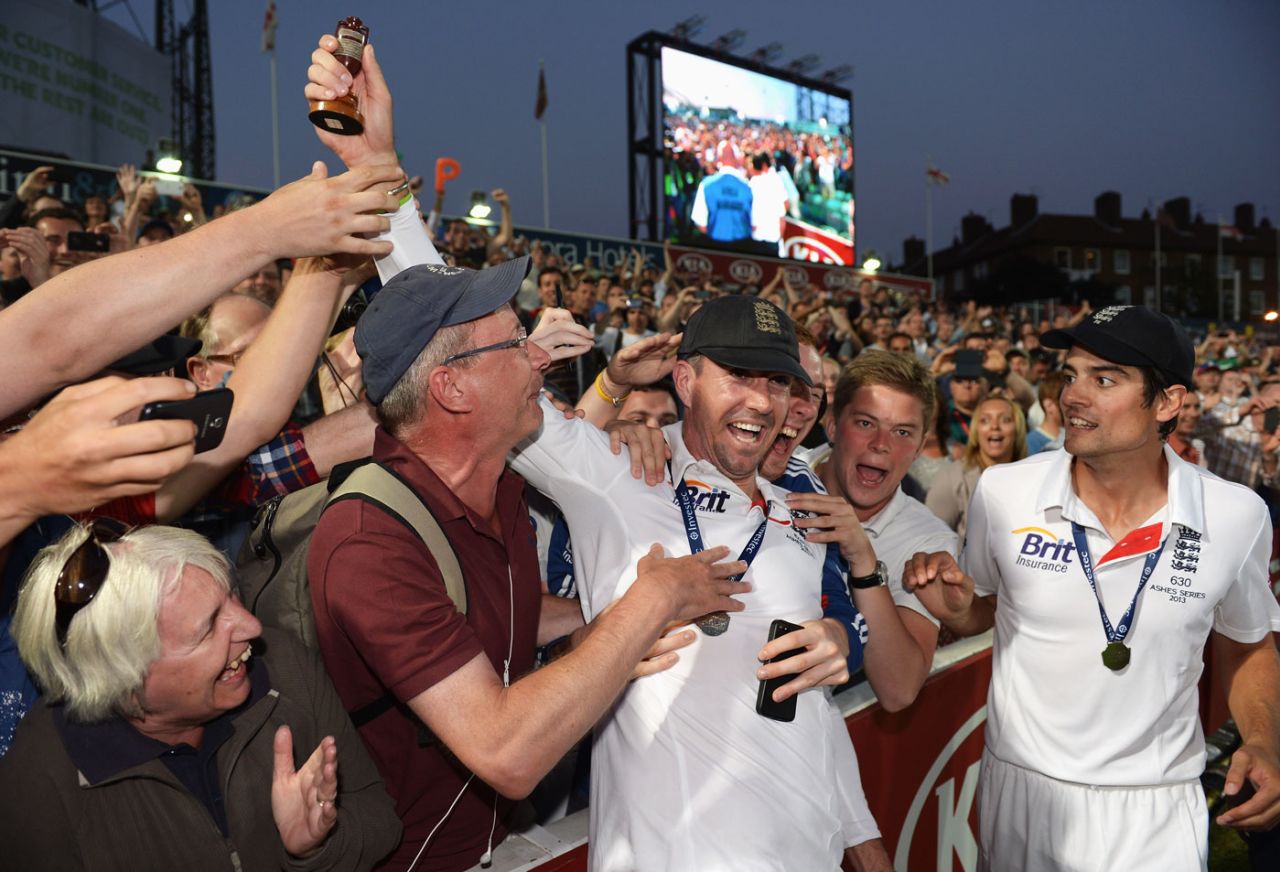 Kevin Pietersen and Alastair Cook celebrate England's Ashes victory with fans, England v Australia, 5th Investec Test, The Oval, 5th day, August 25, 2013