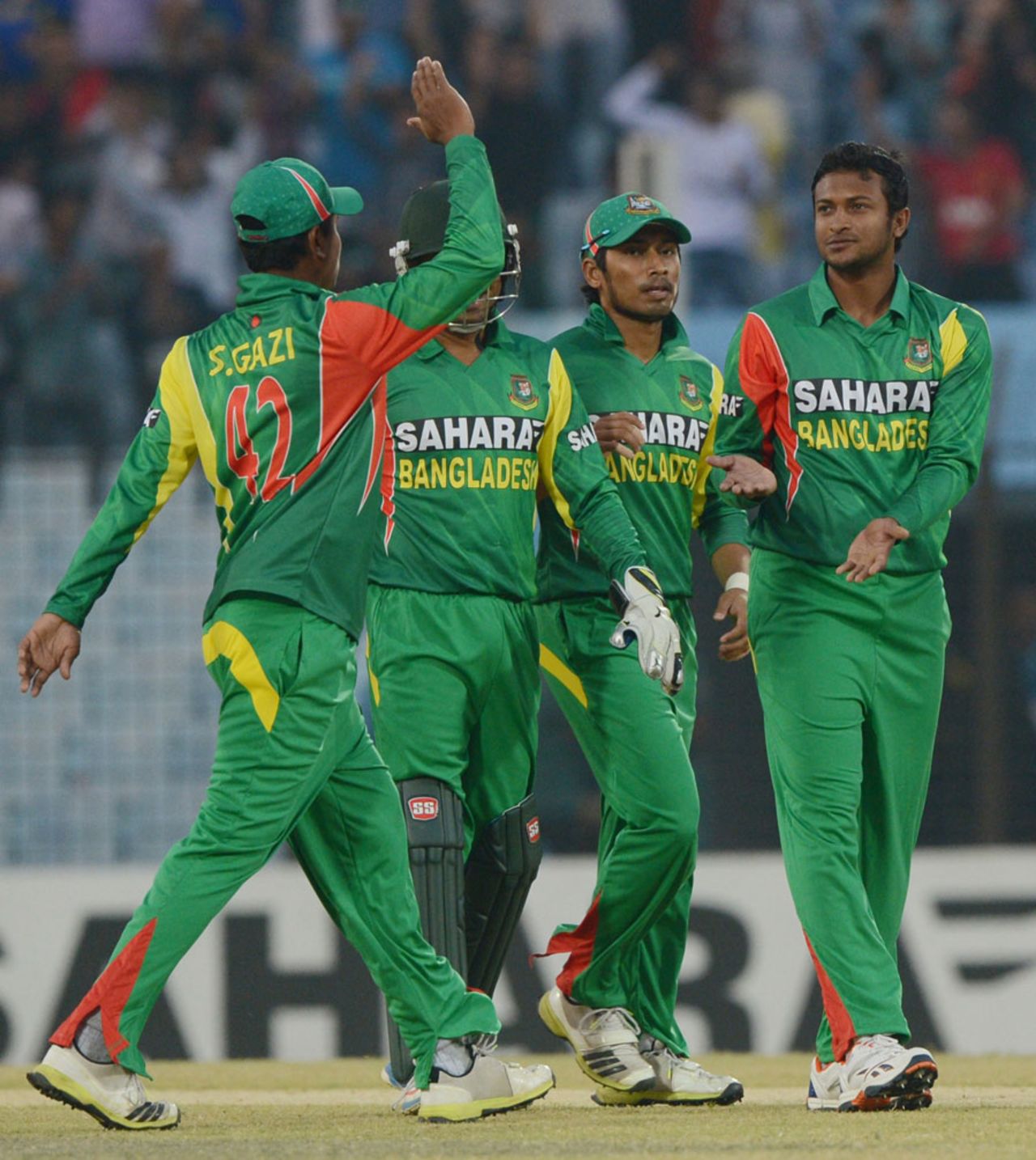 Shakib Al Hasan picked up a couple of quick wickets, Bangladesh v Sri Lanka, 1st T20, Chittagong, February 12, 2014