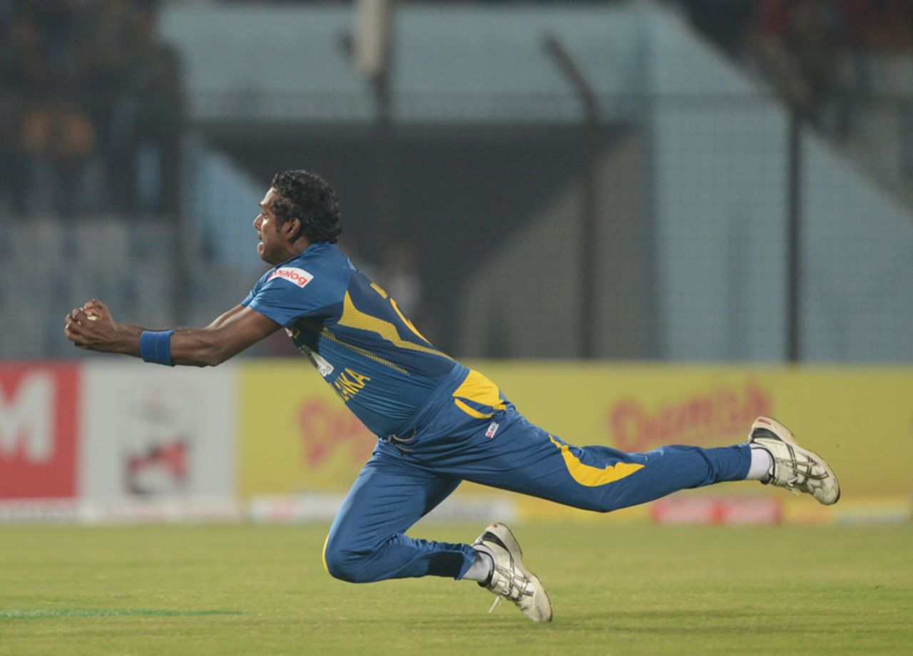 Angelo Mathews picks up a sharp catch, Bangladesh v Sri Lanka, 1st T20, Chittagong, February 12, 2014