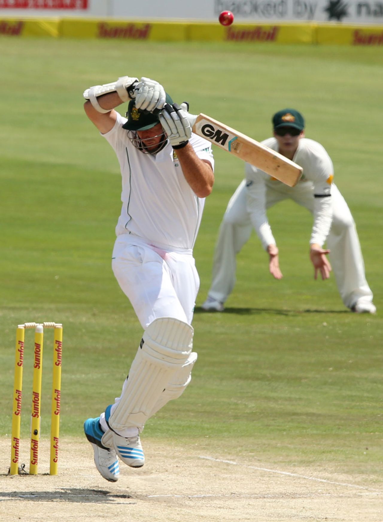 Graeme Smith could only fend a Mitchell Johnson short ball to the slips, South Africa v Australia, 1st Test, Centurion, 2nd day, February 13, 2014