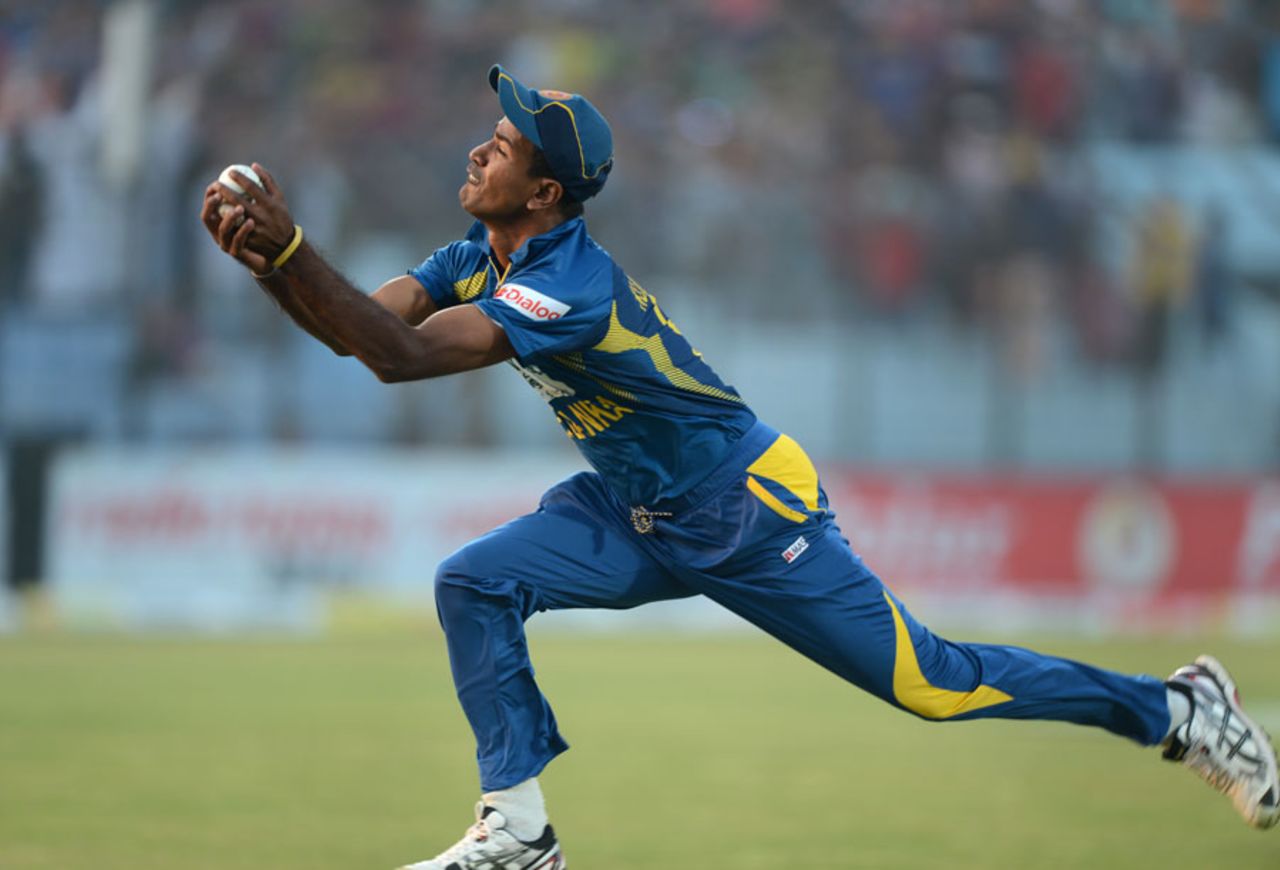 Nuwan Kulasekara takes a catch to dismiss Shakib Al Hasan, Bangladesh v Sri Lanka, 2nd T20I, Chittagong, February 14, 2014