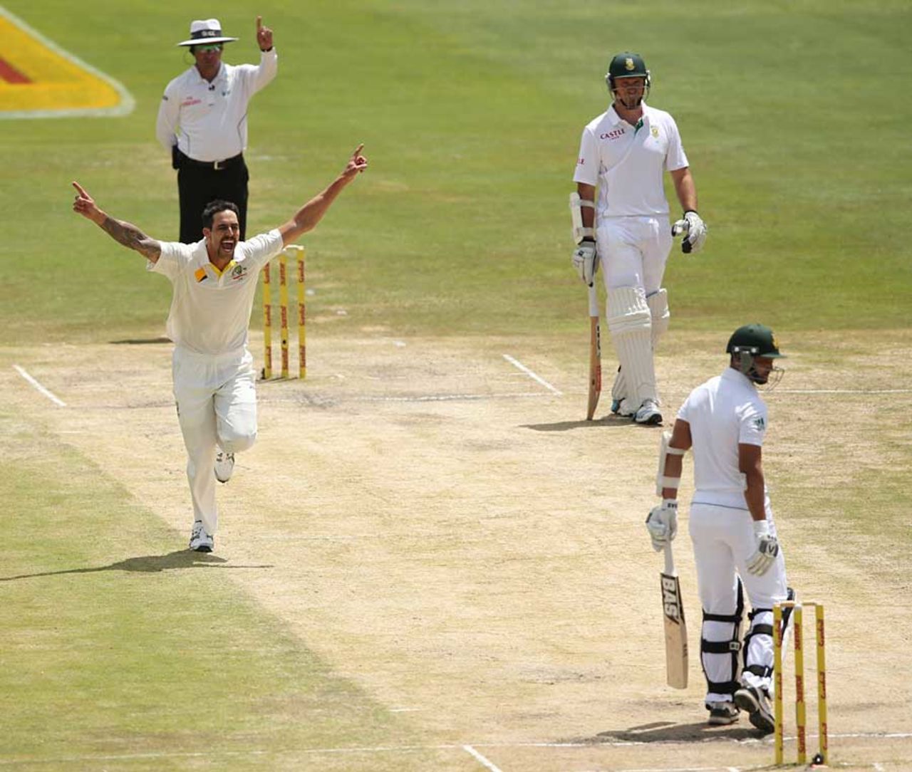 Mitchell Johnson removed Alviro Petersen in his first over, South Africa v Australia, 1st Test, Centurion, 4th day, February 15, 2014