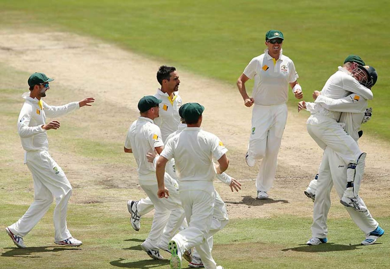 Australia celebrate Alex Doolan's stunning short leg catch, South Africa v Australia, 1st Test, Centurion, 4th day, February 15, 2014