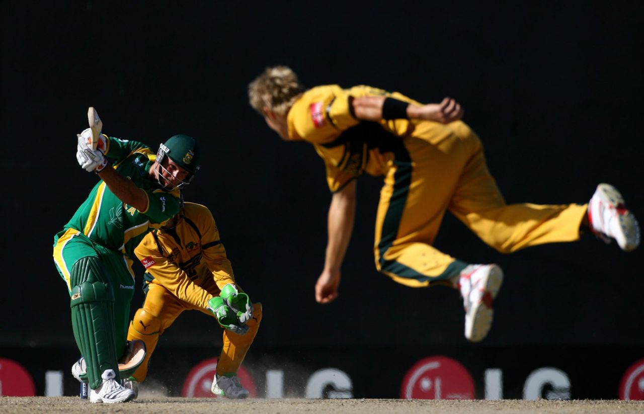 Graeme Smith drives Shane Watson, Australia v South Africa, Group A, St Kitts, March 24, 2007