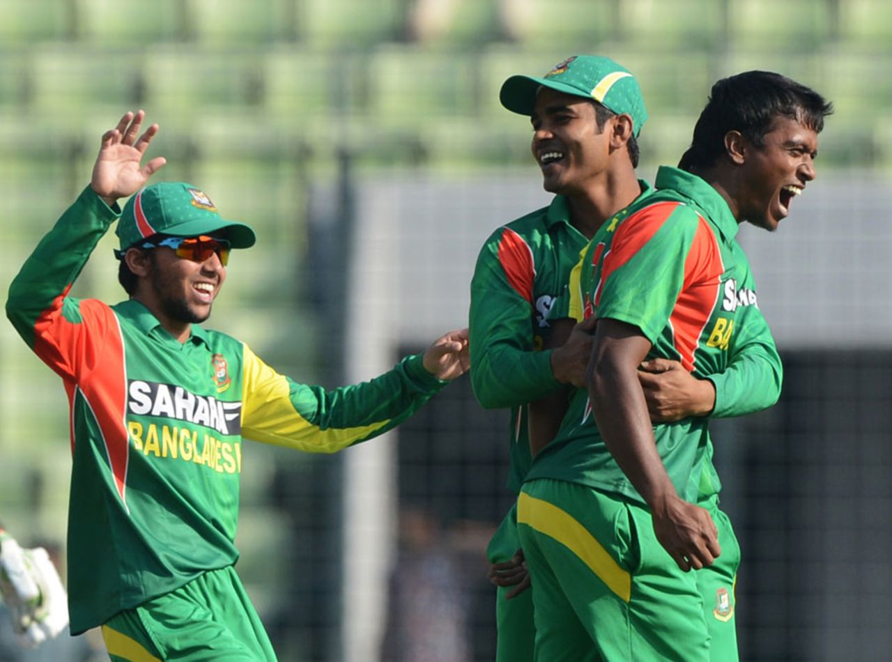 Rubel Hossain is elated after a wicket, Bangladesh v Sri Lanka, 1st ODI, Mirpur, February 17, 2014