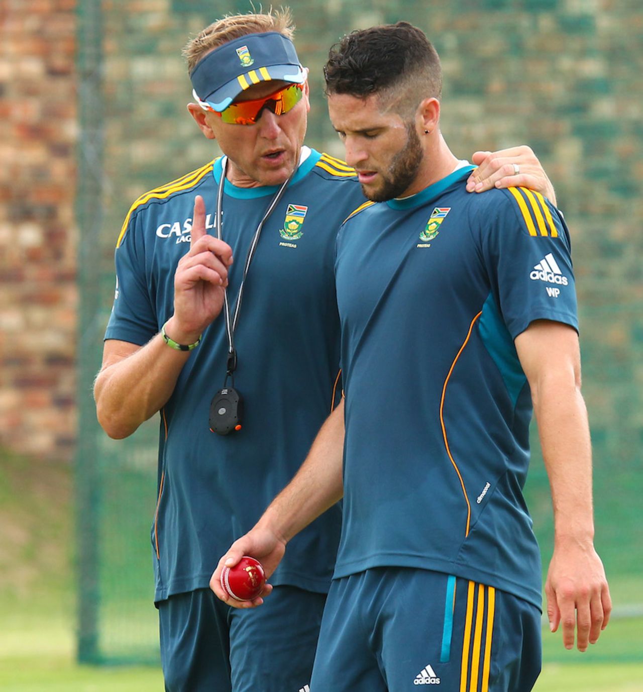 Allan Donald passes on some tips to Wayne Parnell, Port Elizabeth, February 18, 2014