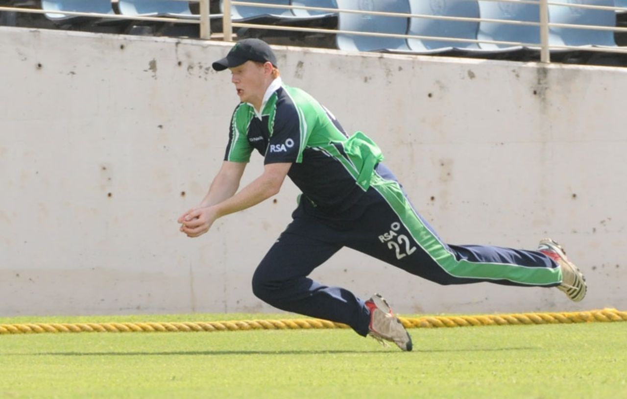 Kevin O'Brien holds on to a catch, West Indies v Ireland, 1st T20, Kingston, February 19, 2014