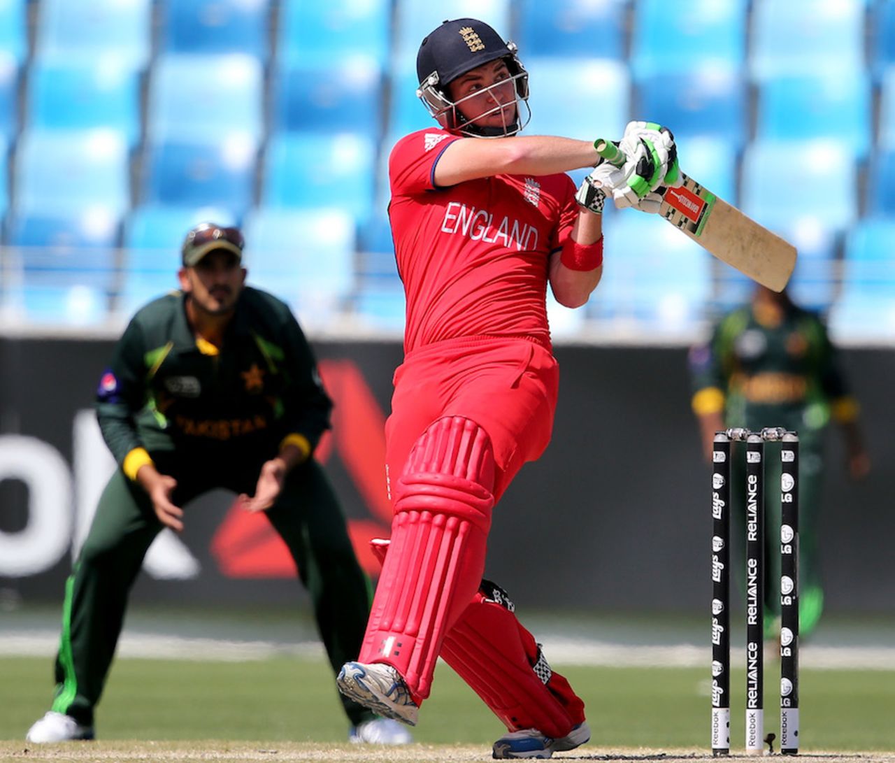 Ryan Higgins hit only one four in his 52, England v Pakistan, Under-19 World Cup 2014, semi-final, Dubai, February 24, 2014