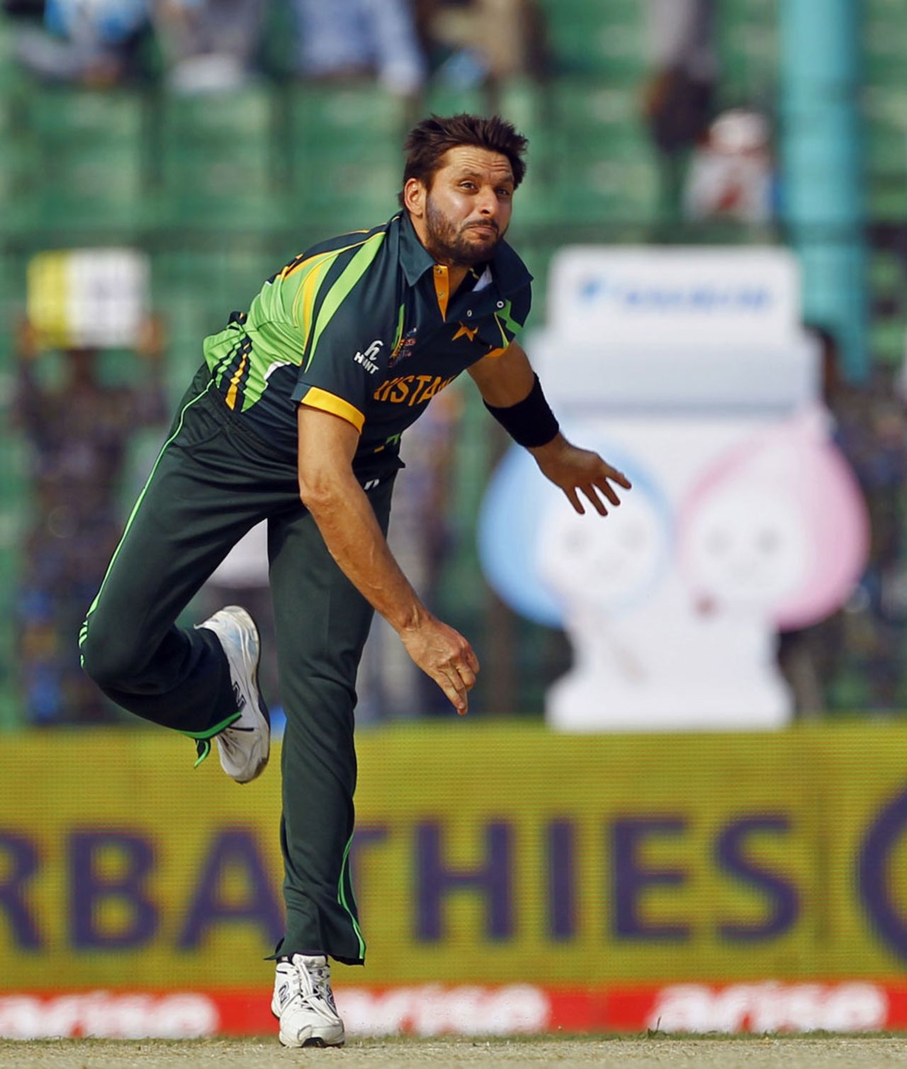 Shahid Afridi in his delivery stride, Pakistan v Sri Lanka, Asia Cup, Fatullah, February 25, 2014