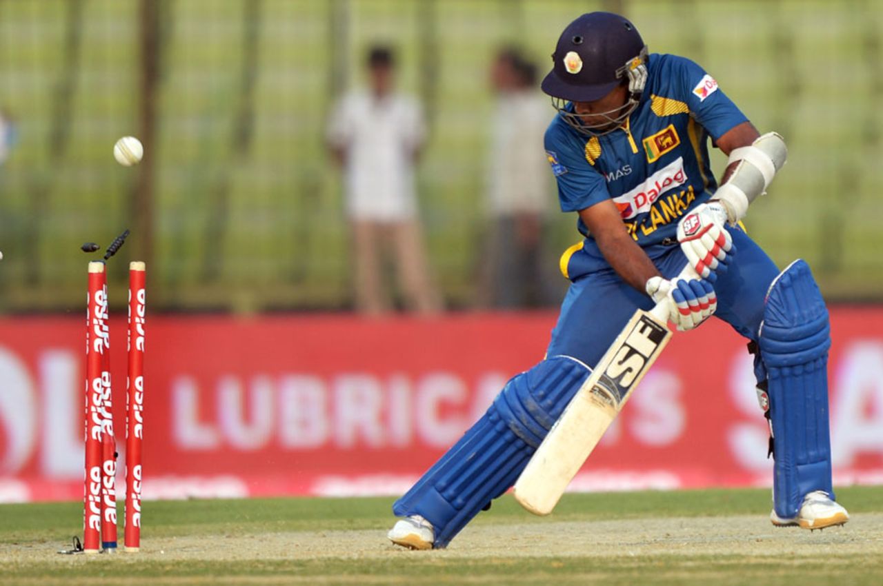 Mahela Jayawardene is bowled, Pakistan v Sri Lanka, Asia Cup, Fatullah, February 25, 2014