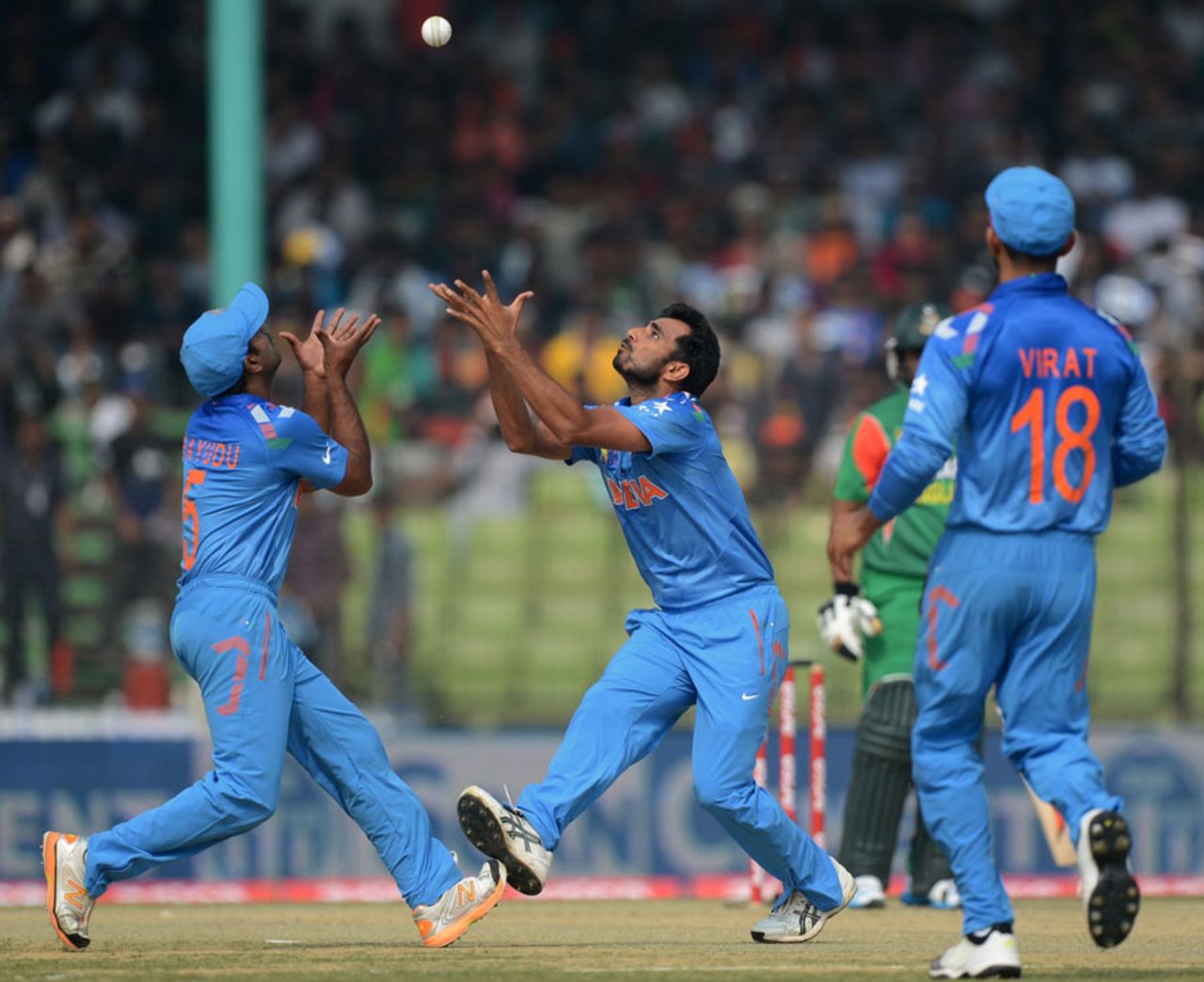 Mohammed Shami and Ambati Rayudu on collision course while attempting a catch, Bangladesh v India, Asia Cup 2014, Fatullah, February 26, 2014