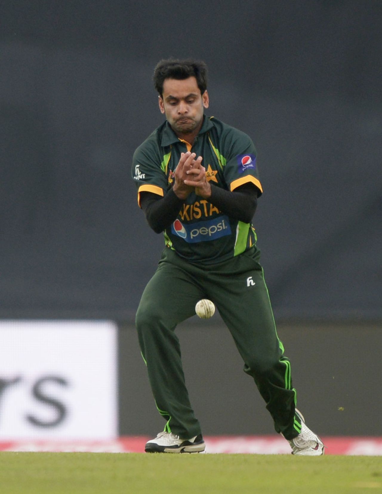 Mohammad Hafeez drops a catch from Ravindra Jadeja, India v Pakistan, Asia Cup, Mirpur, March 2, 2014