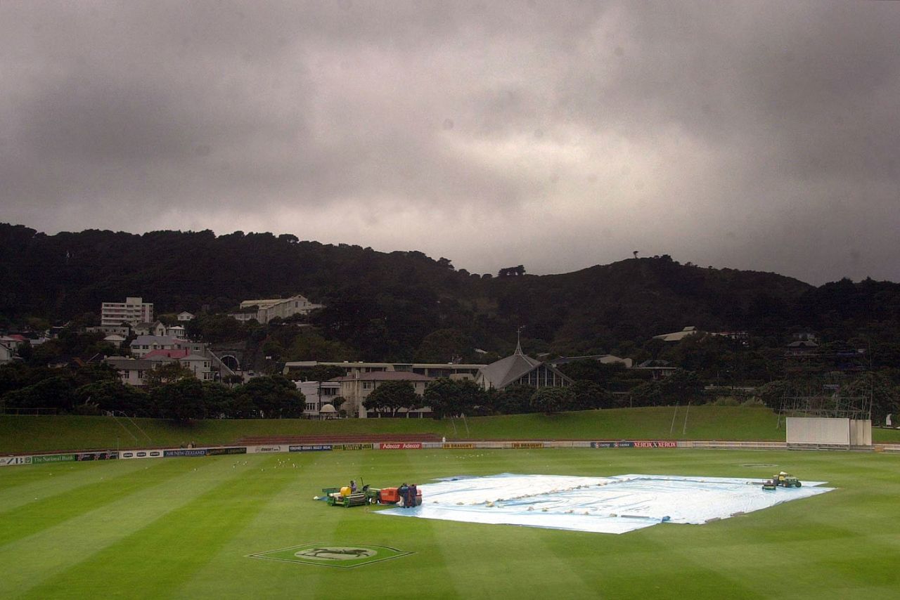 There was no play on day one, New Zealand v England, 2nd Test, Wellington, 1st day, March 21, 2002