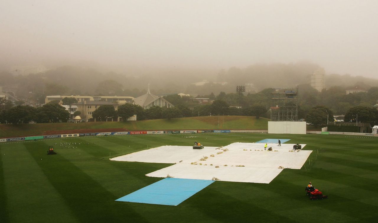 No play was possible on day one at the Basin, New Zealand v Australia, 2nd Test, Wellington, 1st day day, March 18, 2005