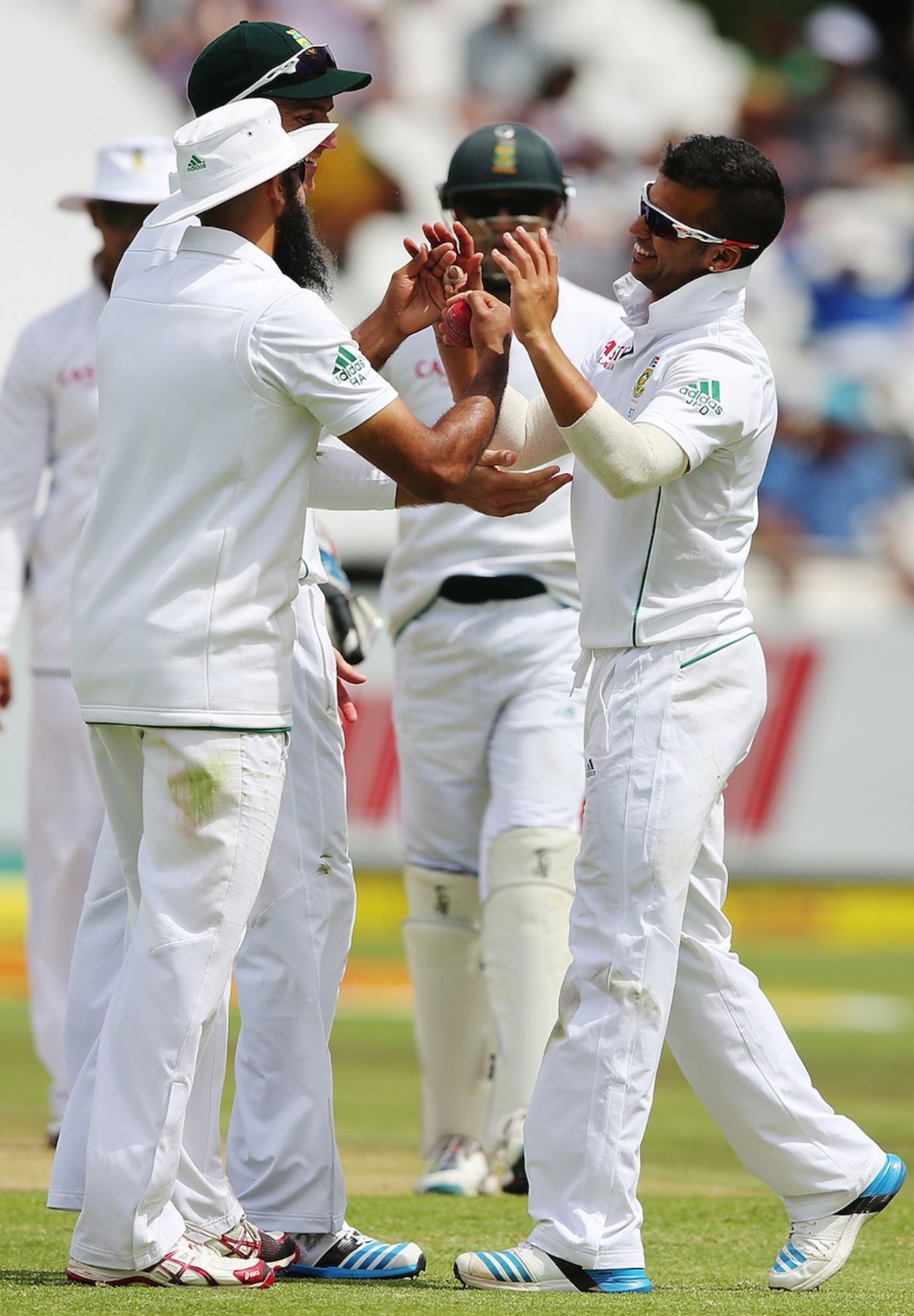 JP Duminy picked up three wickets on the second day, South Africa v Australia, 3rd Test, Cape Town, 2nd day, March 2, 2014