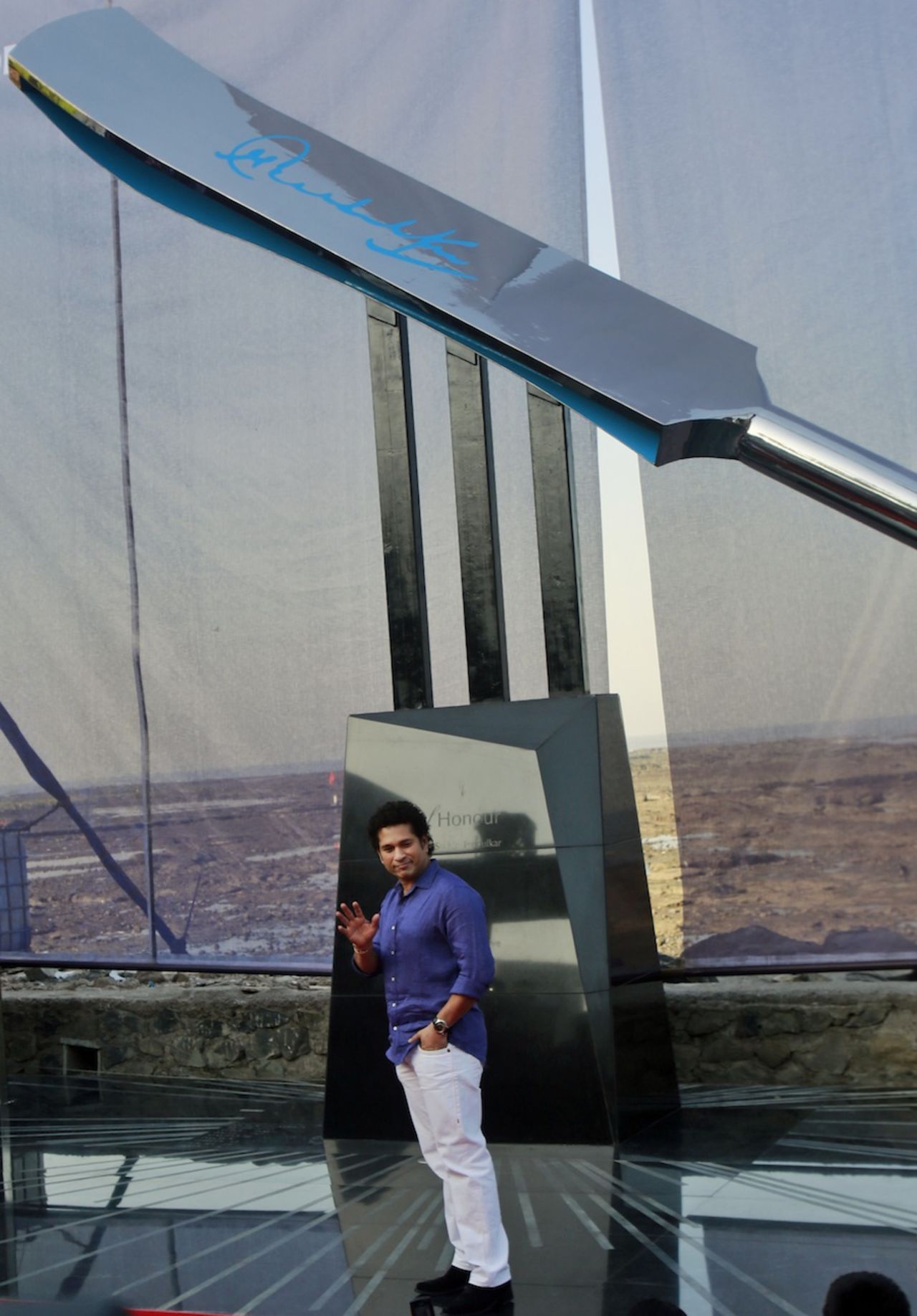 Sachin Tendulkar unveils a large steel bat, Mumbai, March 2, 2014