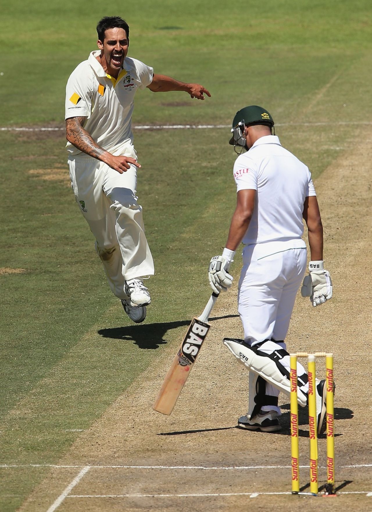 Mitchell Johnson is ecstatic after dismissing Alviro Petersen, South Africa v Australia, 3rd Test, Cape Town, 3rd day, March 3, 2014
