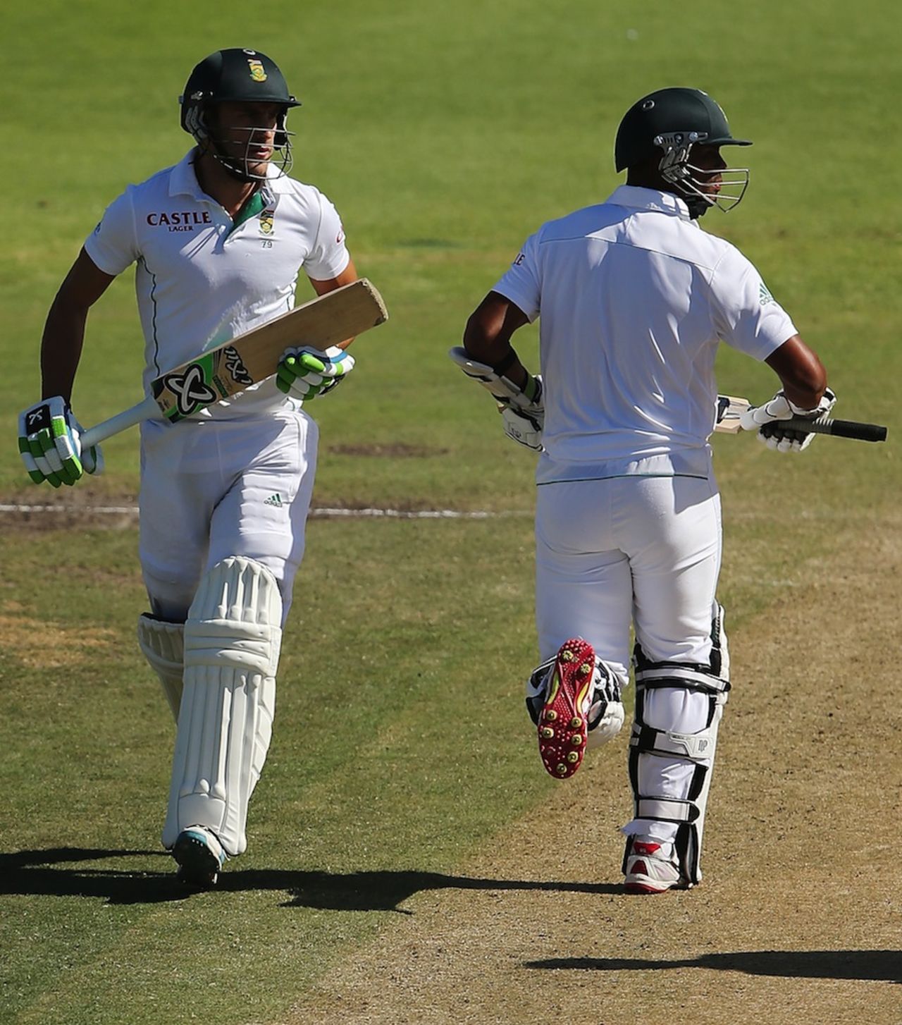Faf du Plessis and Vernon Philander put on the highest stand of the innings, South Africa v Australia, 3rd Test, Cape Town, 3rd day, March 3, 2014
