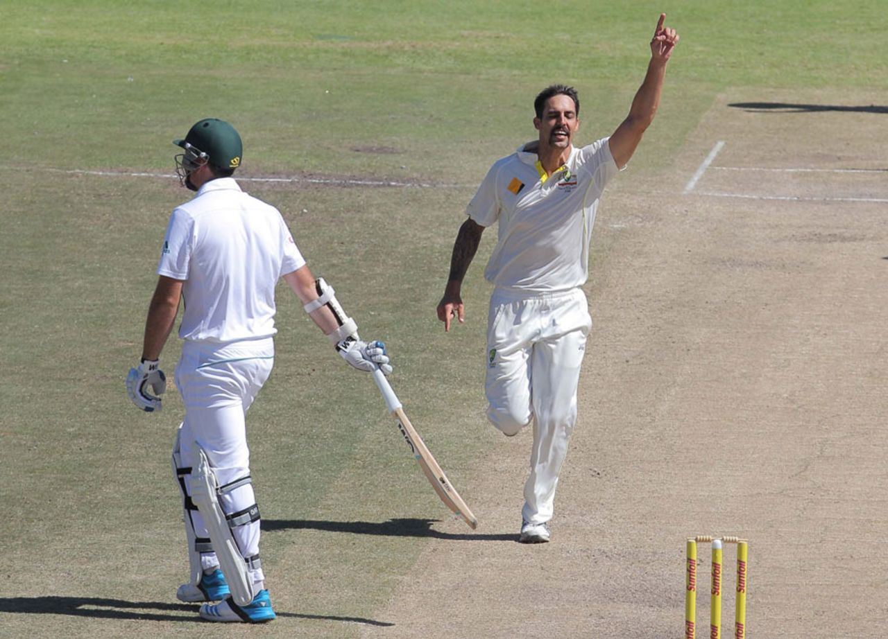 Mitchell Johnson exults after dismissing Graeme Smith in his final innings, South Africa v Australia, 3rd Test, Cape Town, 4th day, March 4, 2014