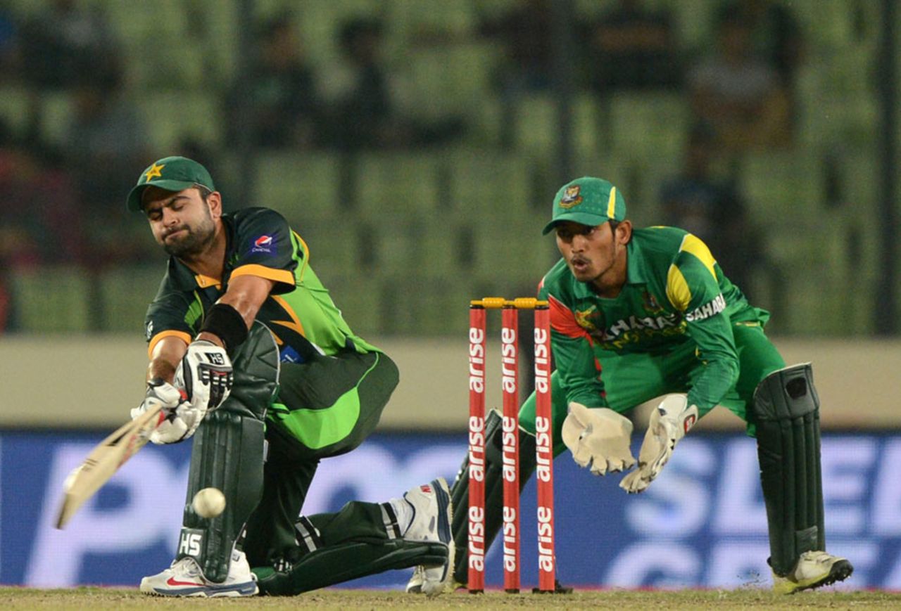 Ahmed Shehzad sweeps one fine, Bangladesh v Pakistan, Asia Cup, Mirpur, March 4, 2014