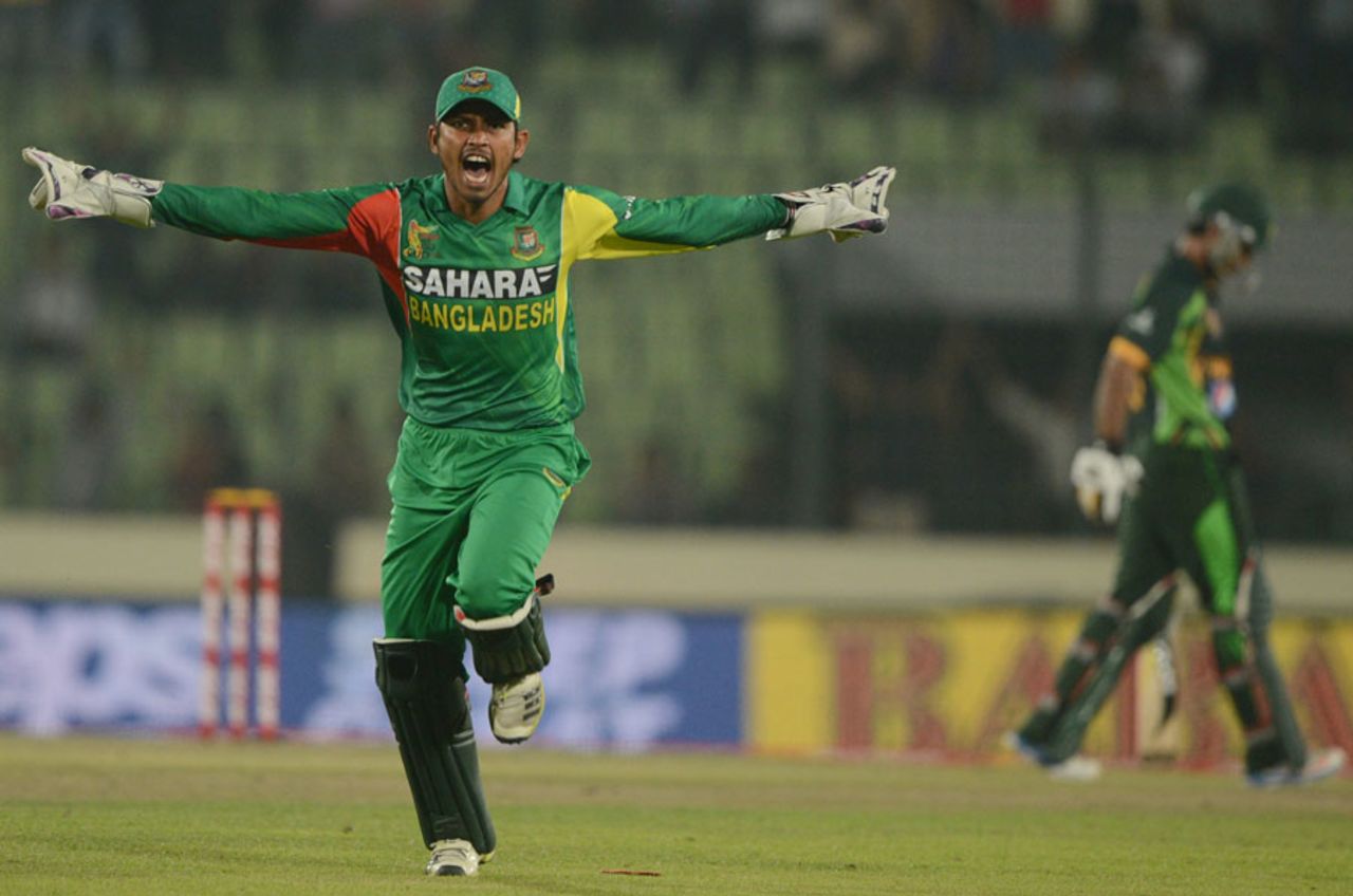 Anamul Haque erupts in celebration after Mohammad Hafeez falls, Bangladesh v Pakistan, Asia Cup, Mirpur, March 4, 2014