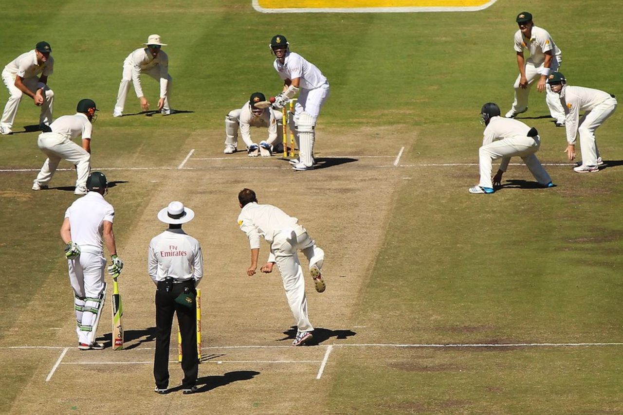 Nathan Lyon bowls to Kyle Abbott with plenty of catchers, South Africa v Australia, 3rd Test, Cape Town, 5th day, March 5, 2014