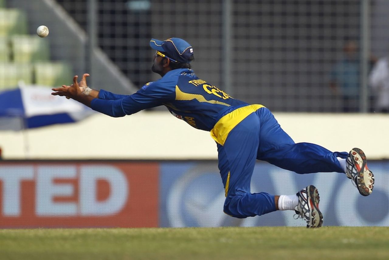 Lahiru Thirimanne attempted twice to take the catch of Anamul Haque, Bangladesh v Sri Lanka, Asia Cup, Mirpur, March 6, 2014