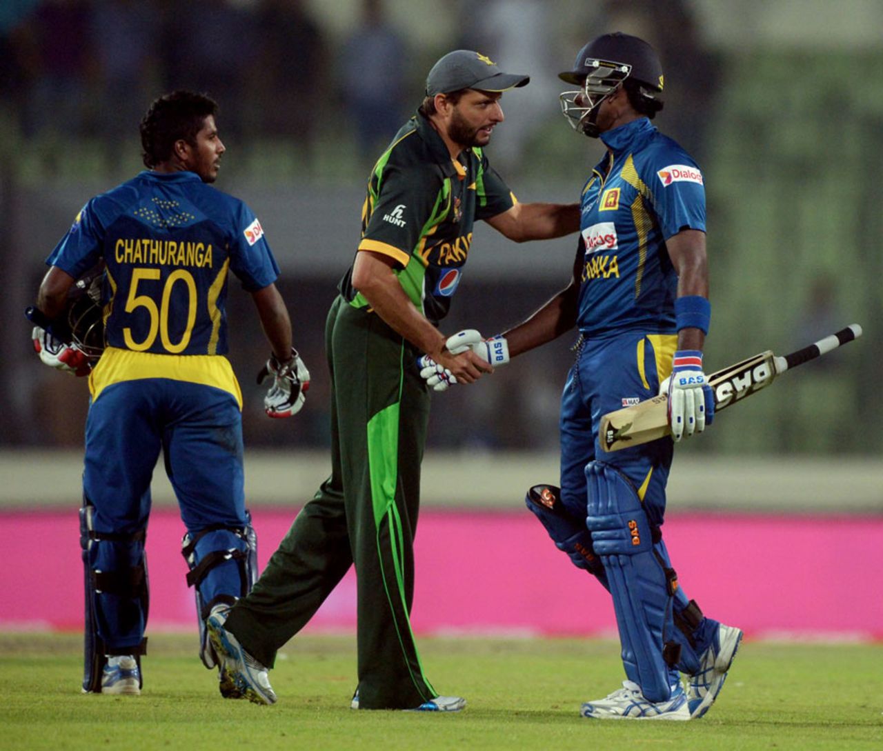 Shahid Afridi congratulates Angelo Mathews after Sri Lanka's win, Pakistan v Sri Lanka, Asia Cup final, Mirpur, March 8, 2014