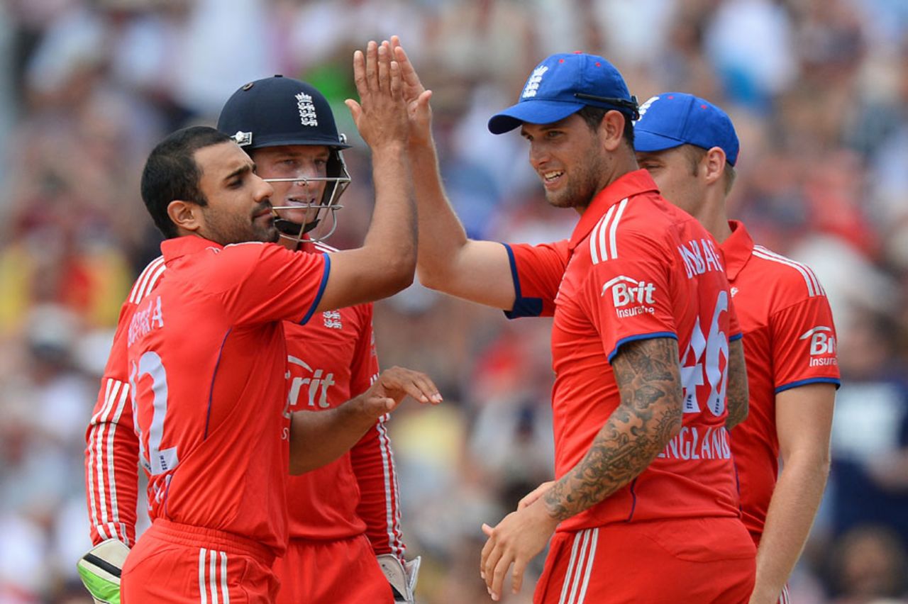 Ravi Bopara made the breakthrough for England, West Indies v England, 1st T20, Barbados, March 9, 2014