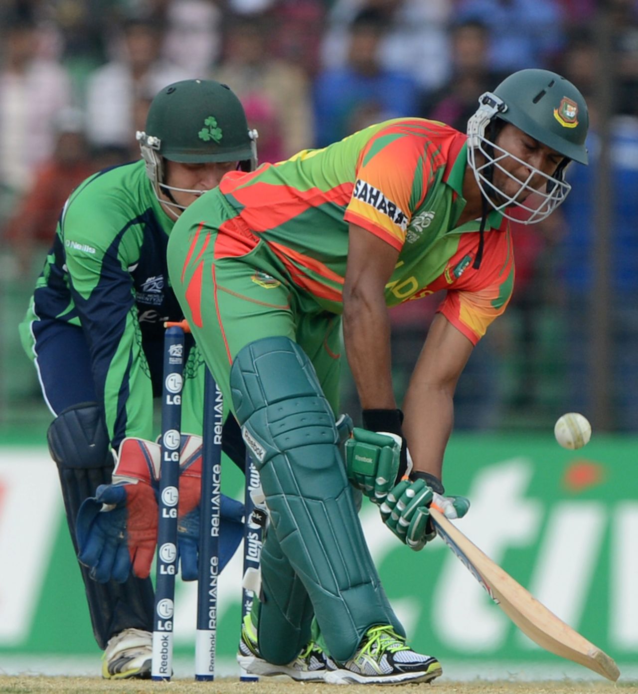 Shakib Al Hasan attempts a reverse paddle, Bangladesh v Ireland, World T20 warm-up, Fatullah, March 14, 2014