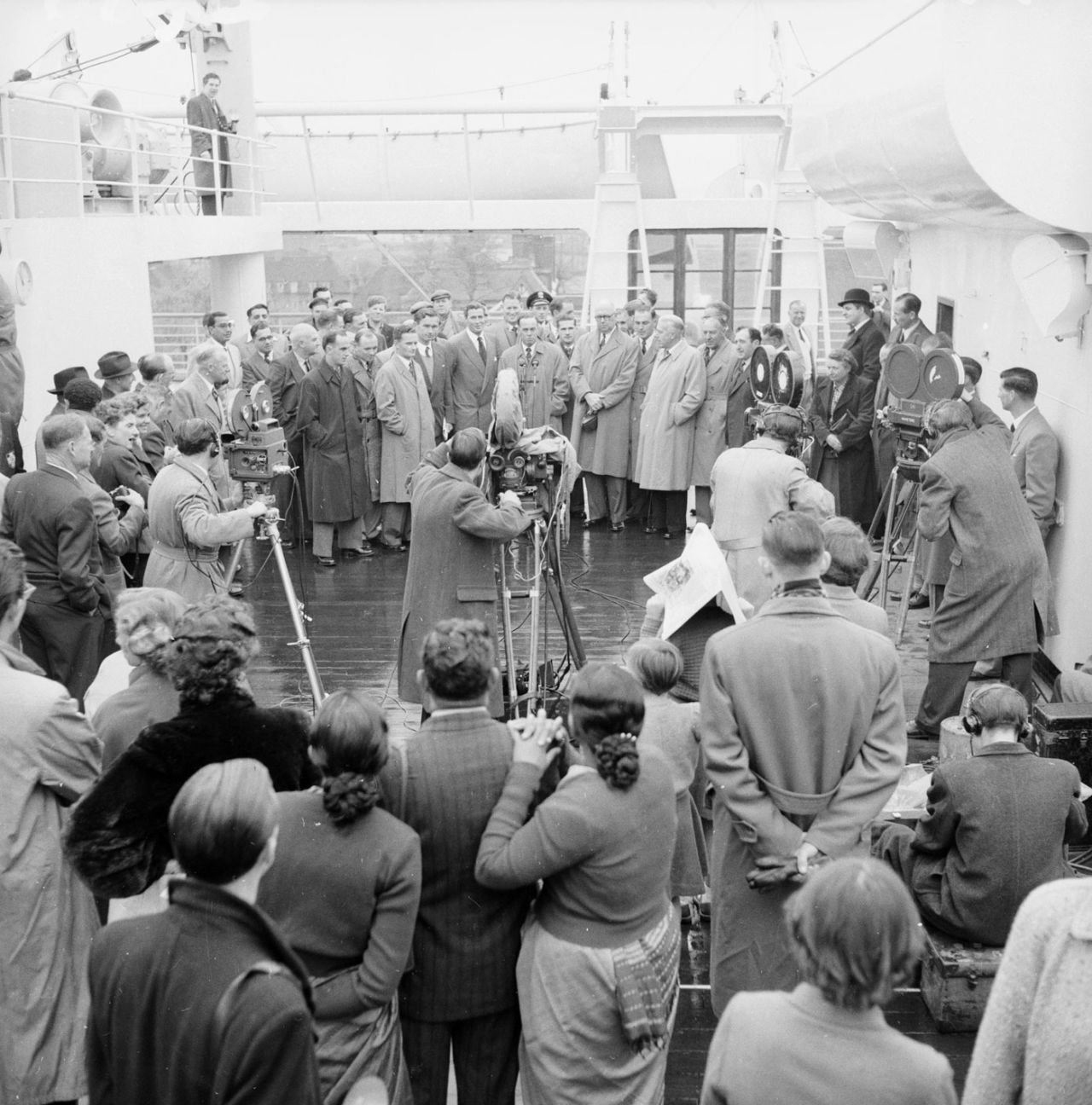 Australian captain Ian Johnson and his team are welcomed on their arrival in Tilbury, April 25, 1956