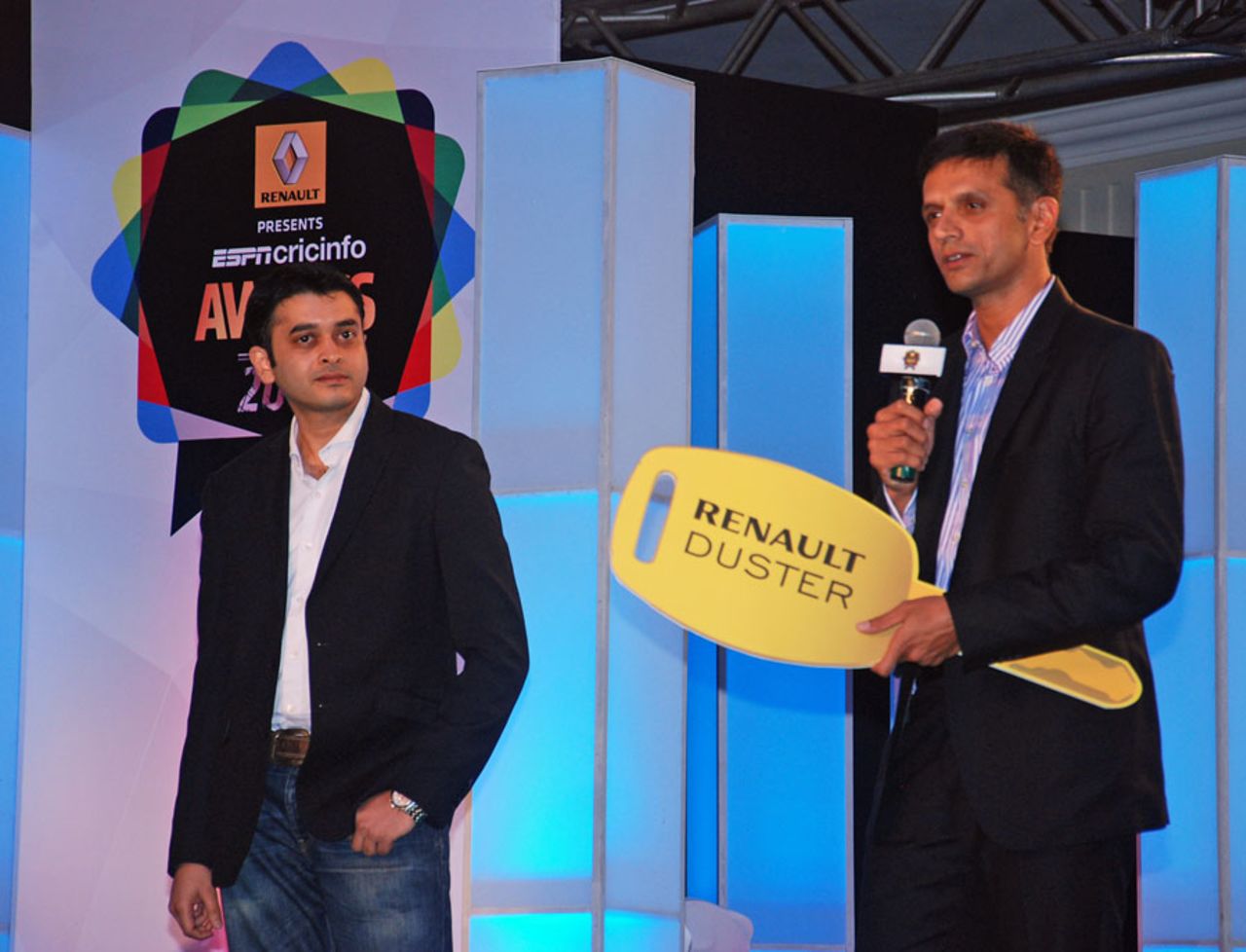 Rahul Dravid accepts the Cricket for Good award at the ESPNcricinfo awards, Mumbai, March 14, 2014