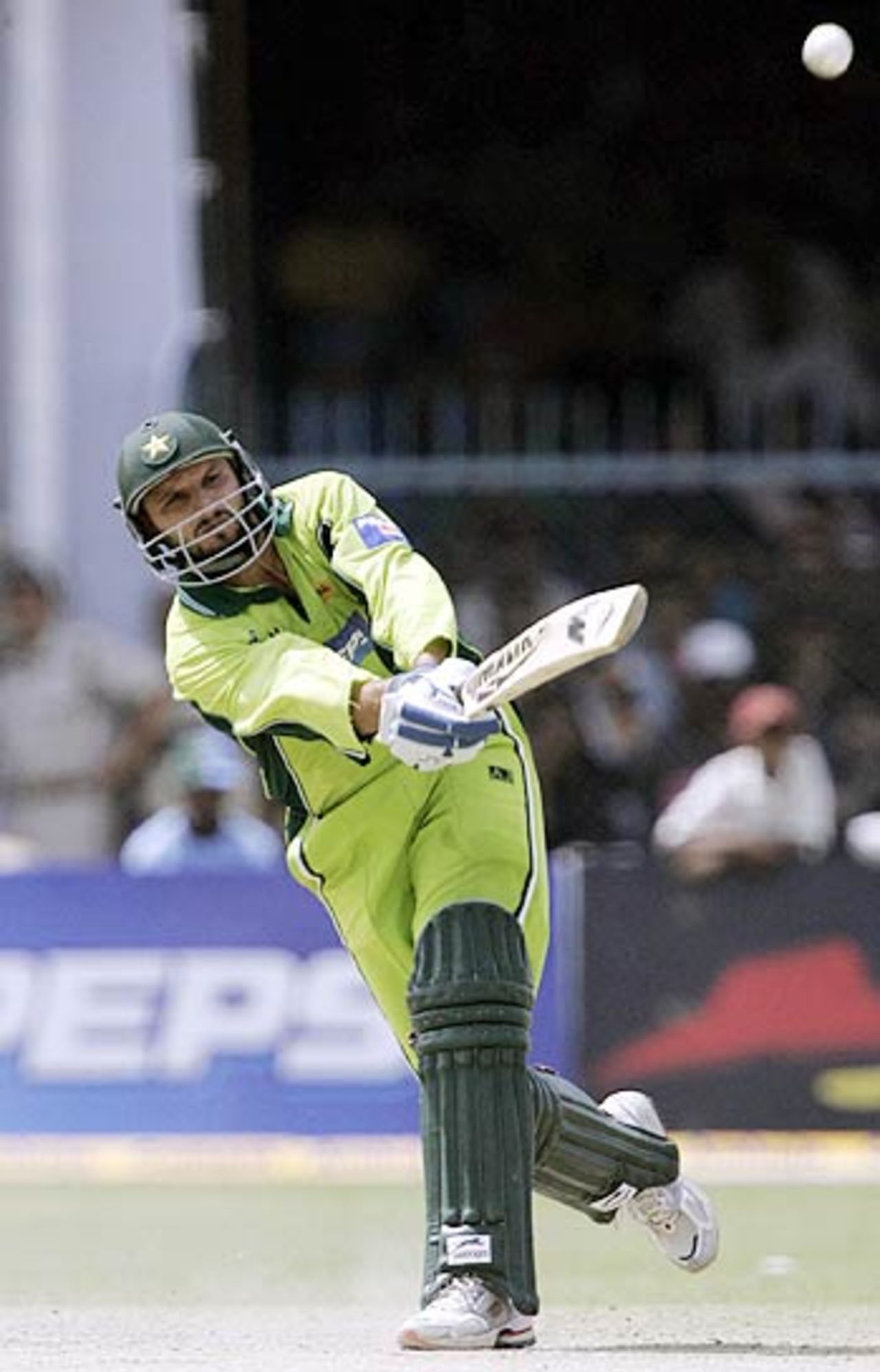 Shahid Afridi stamped his authority with some exhilarating shots, India v Pakistan, 5th ODI, Kanpur, April 15, 2005