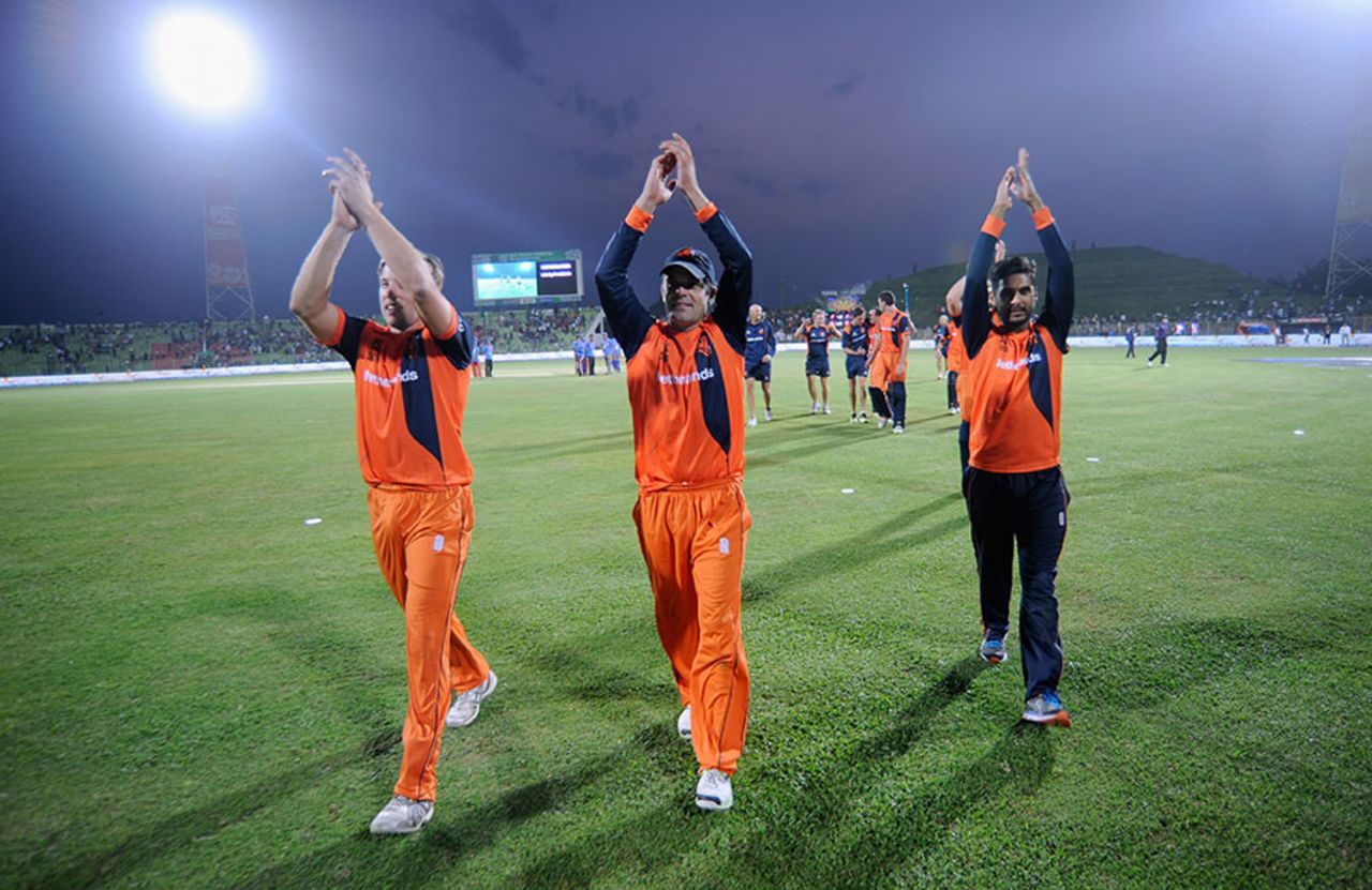 Netherlands' players acknowledge the crowd after their six-wicket win, Ireland v Netherlands, World T20, First Round Group B, Sylhet, March 21, 2014