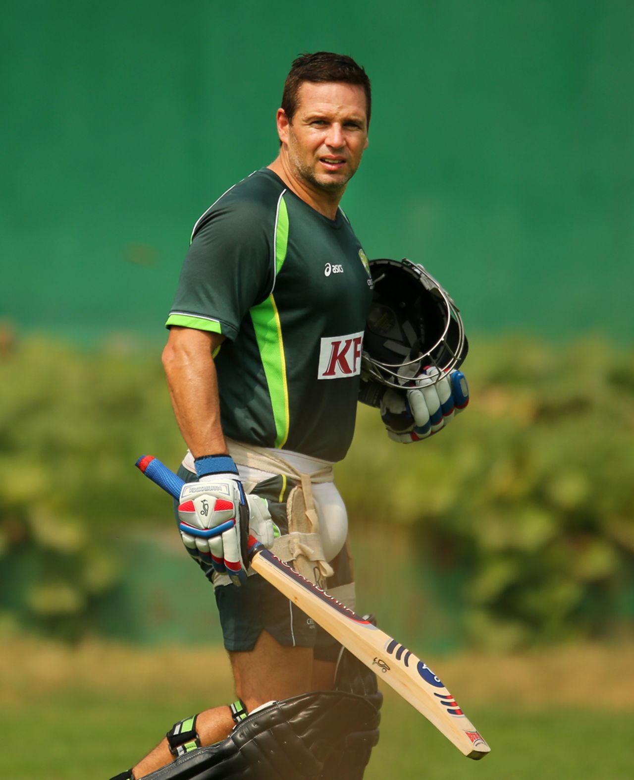 Brad Hodge heads to the nets, Mirpur, March 22, 2014