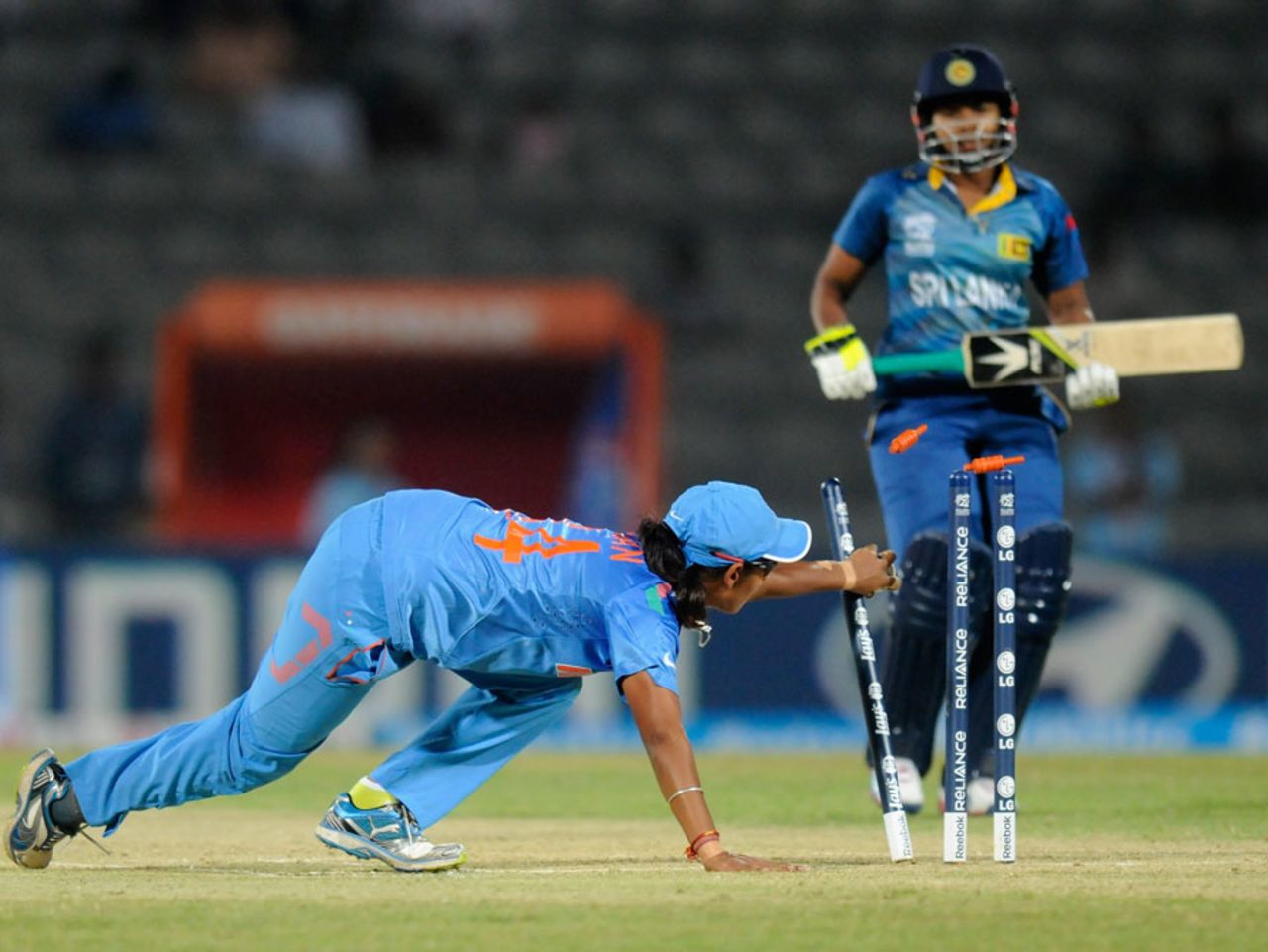 Mithali Raj runs out Oshadi Ranasinghe, India v Sri Lanka, Women's World Twenty20 2014, Group B, Sylhet, March 24, 2014