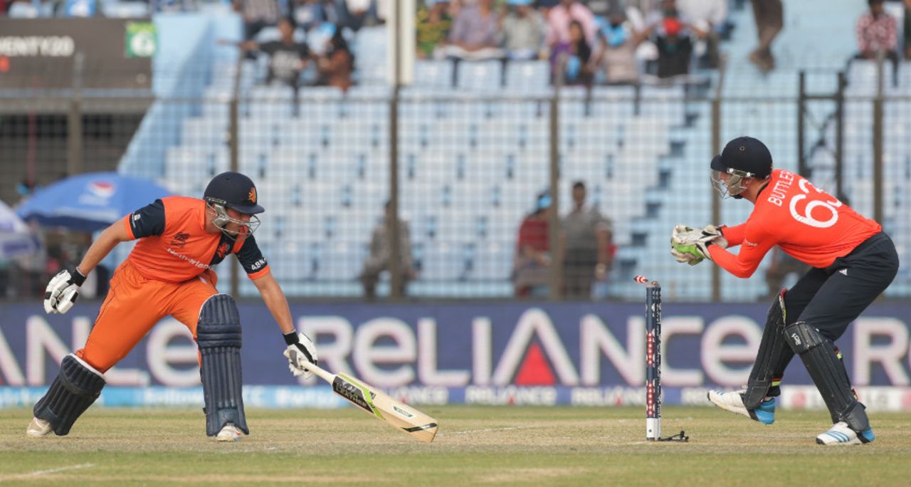 Wesley Barresi just gets back to avoid a stumping, England v Netherlands, World T20, Group 1, Chittagong, March 31, 2014