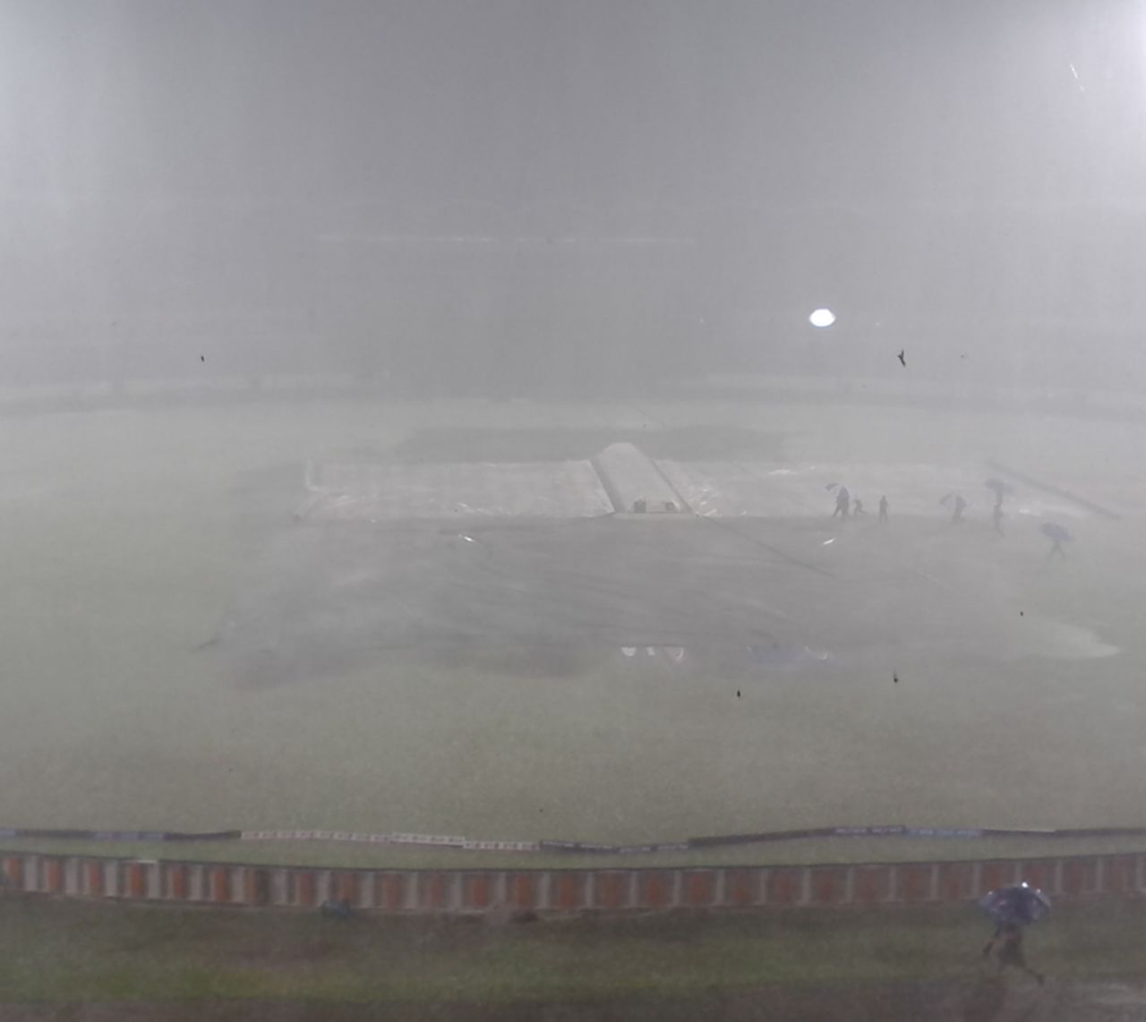 Poor visibility at Shere Bangla Stadium, Sri Lanka v West Indies, World T20, semi-final, Mirpur, April 3, 2014