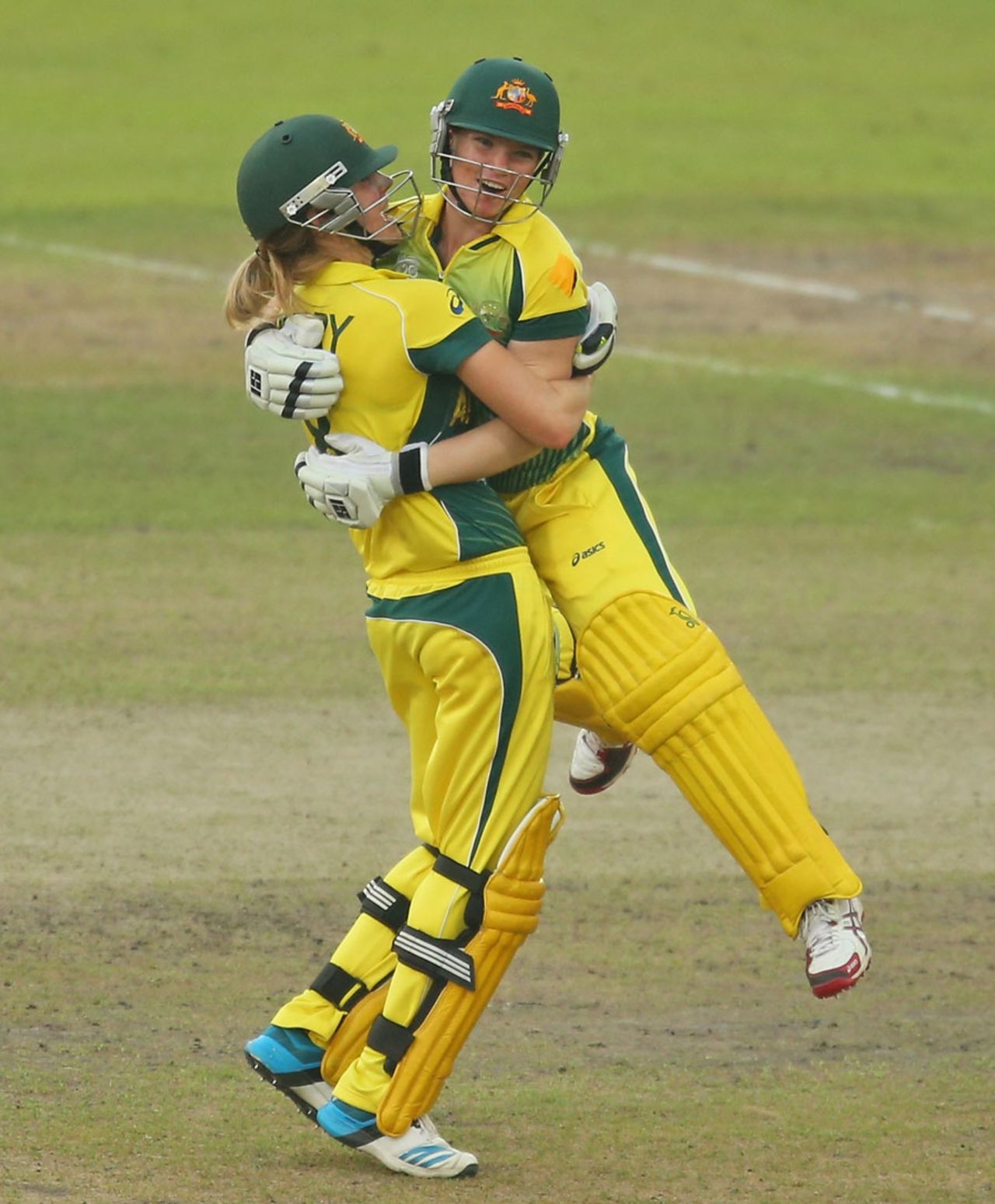 Ellyse Perry and Jess Cameron embrace after Australia Women's win, Australia v England, Women's World T20, final, April 6, 2014