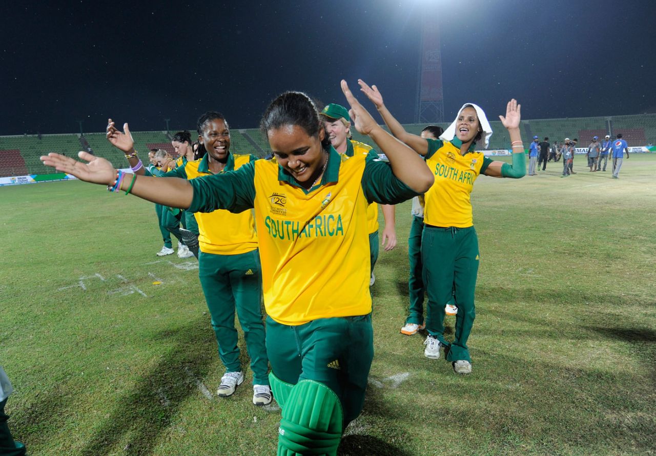 South Africa celebrate their first win over New Zealand, New Zealand v South Africa, Women's World T20, Group A, Sylhet, March 31, 2014